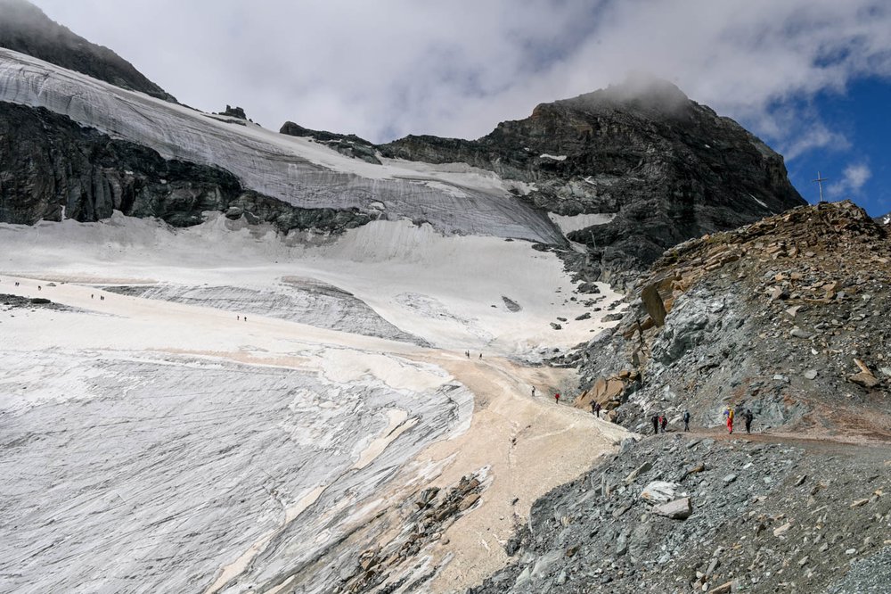 Feegletscher, bedeckt durch Saharastaub
